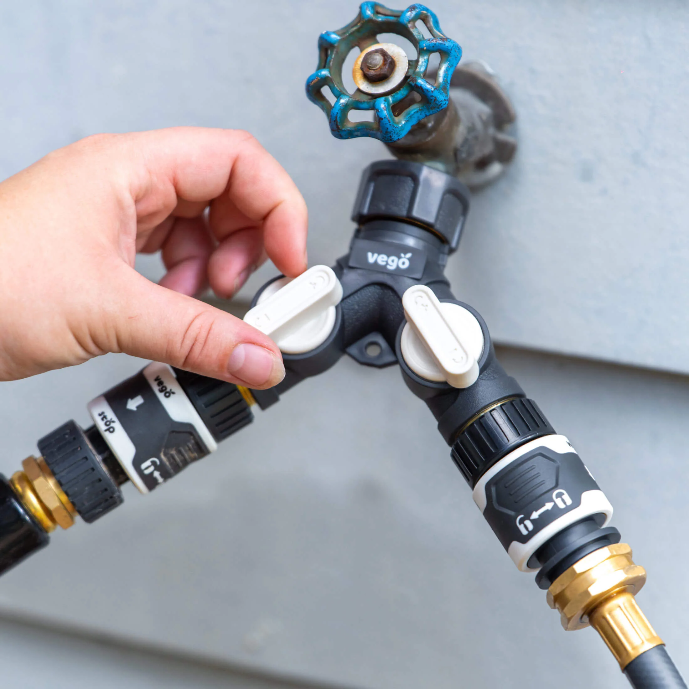 Vego 2-Way Hose Splitter - Image 3