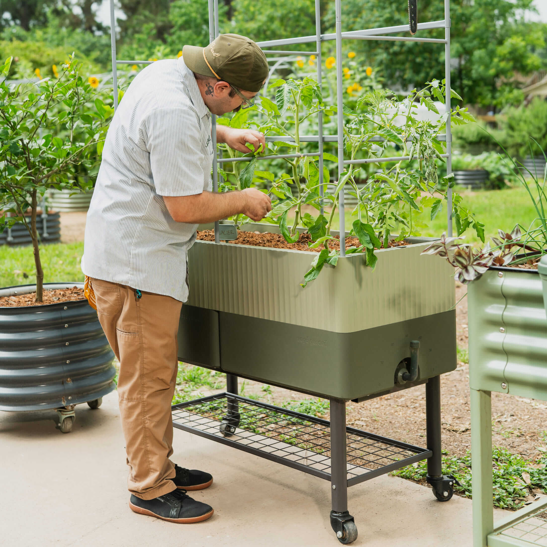EZCube Elevated Rolling Planter Cart - Image 4
