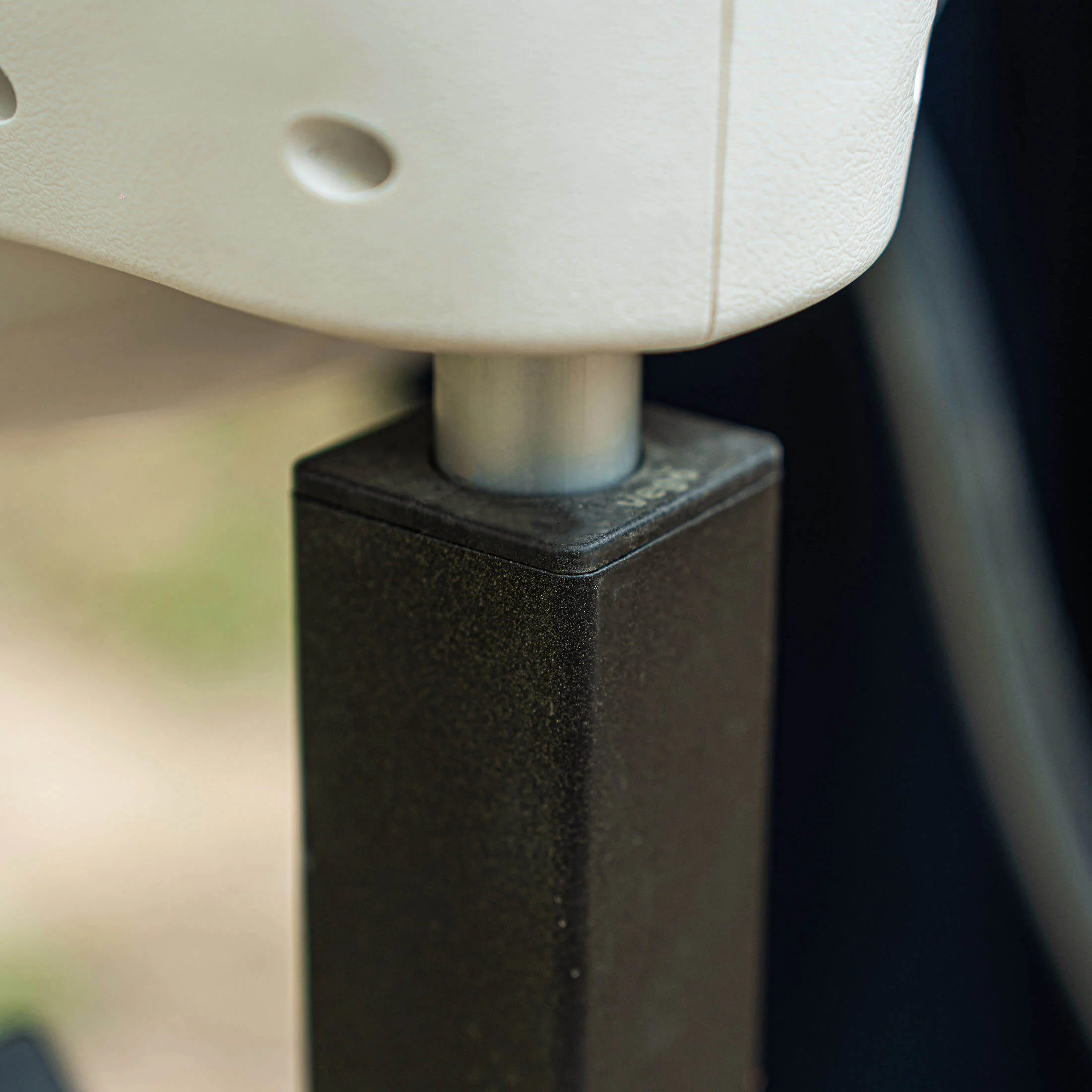 Vego Mounting Post For Retractable Hose Reel - Image 5