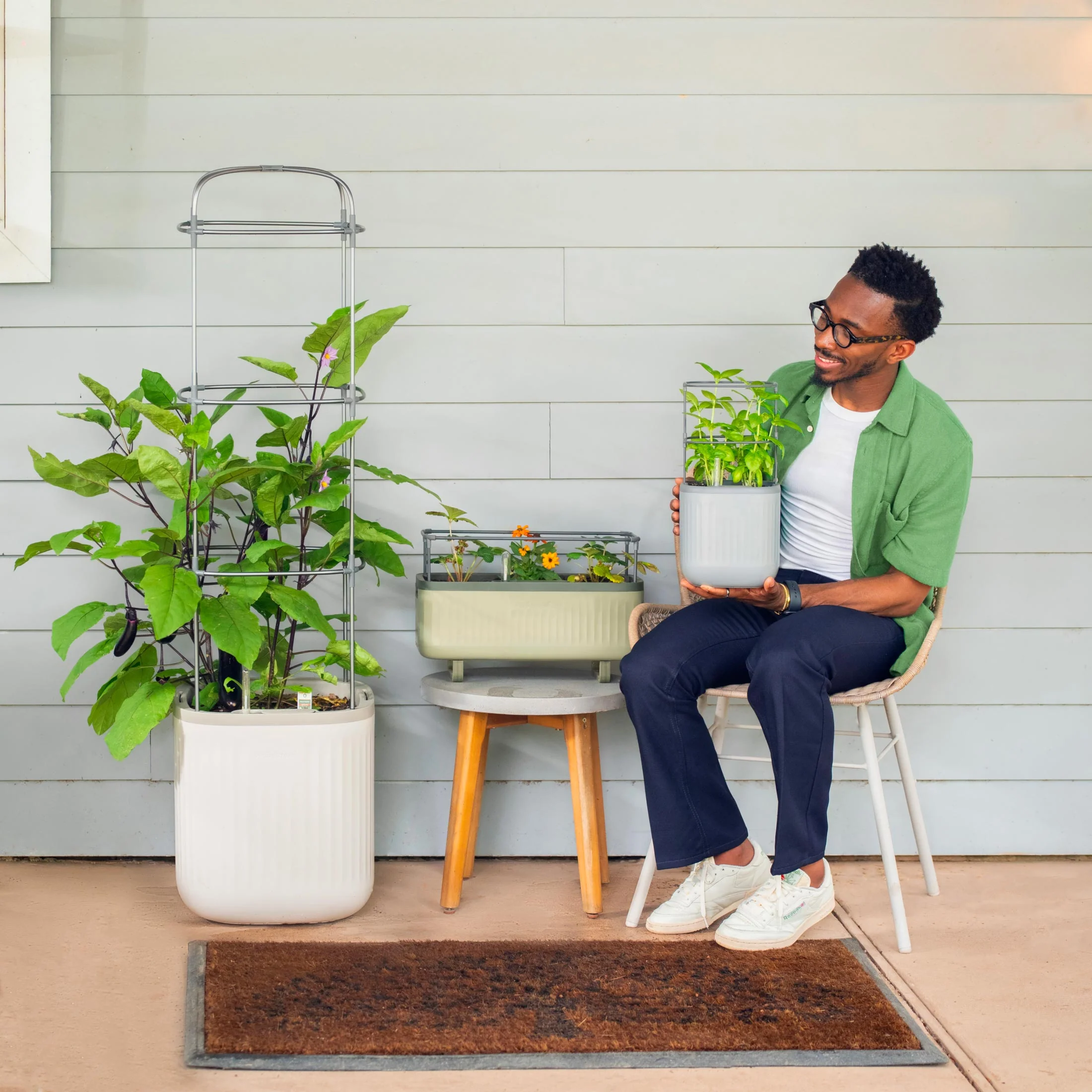 EZ Self-Watering Mini Planter Pot with Trellis - Image 12