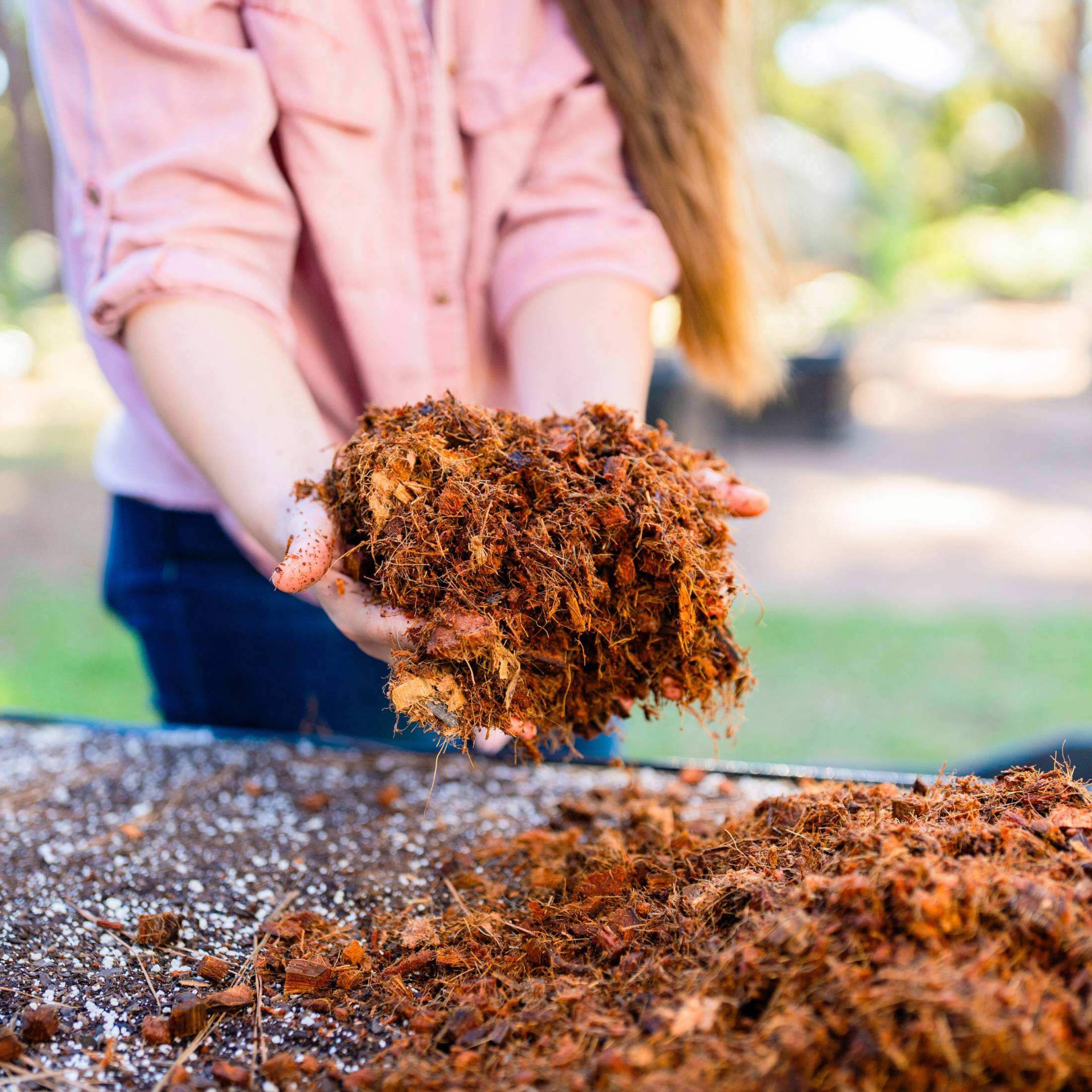 Vego Garden Coco Mulch 1.4 lb Brick - Image 11