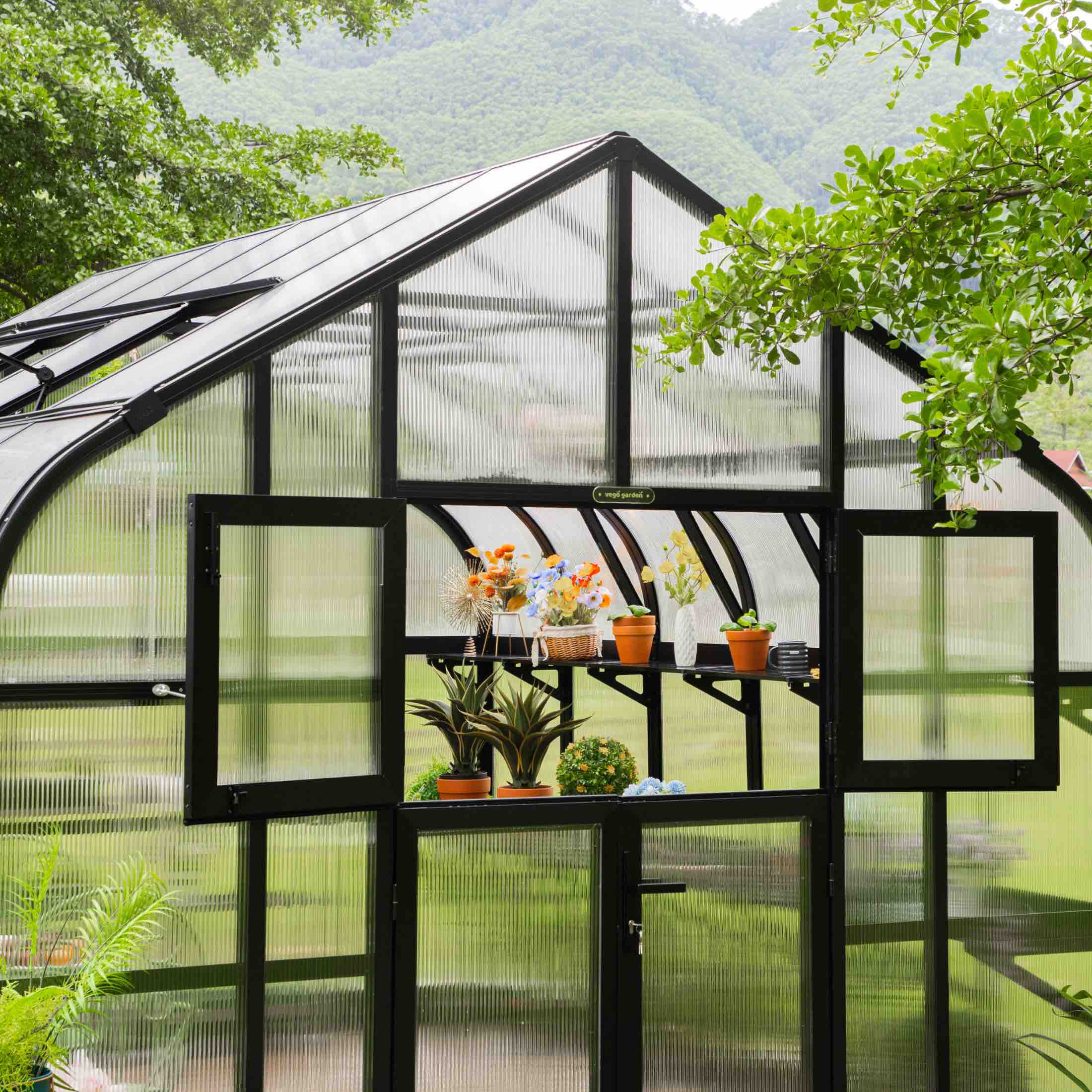 Vego Grand Pacific Greenhouse - 12.5ft Wide - Image 17