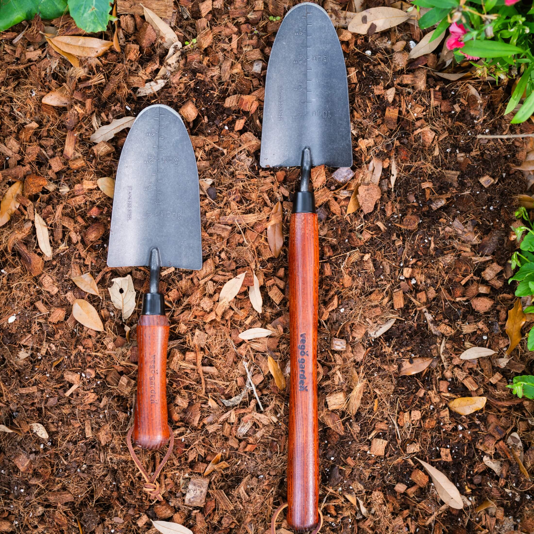 Heritage Garden Bed Trowel - Image 11