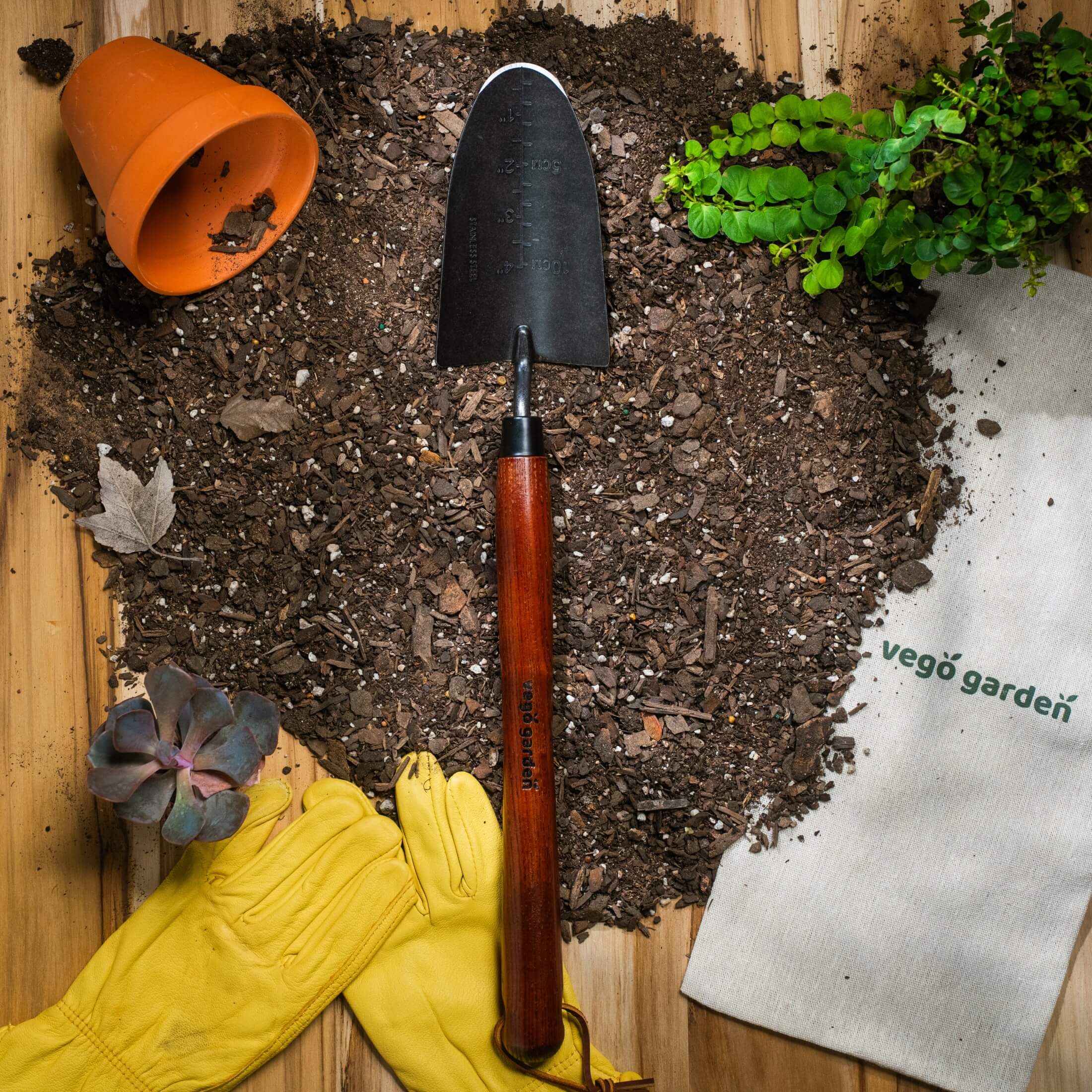 Heritage Garden Bed Trowel - Image 3