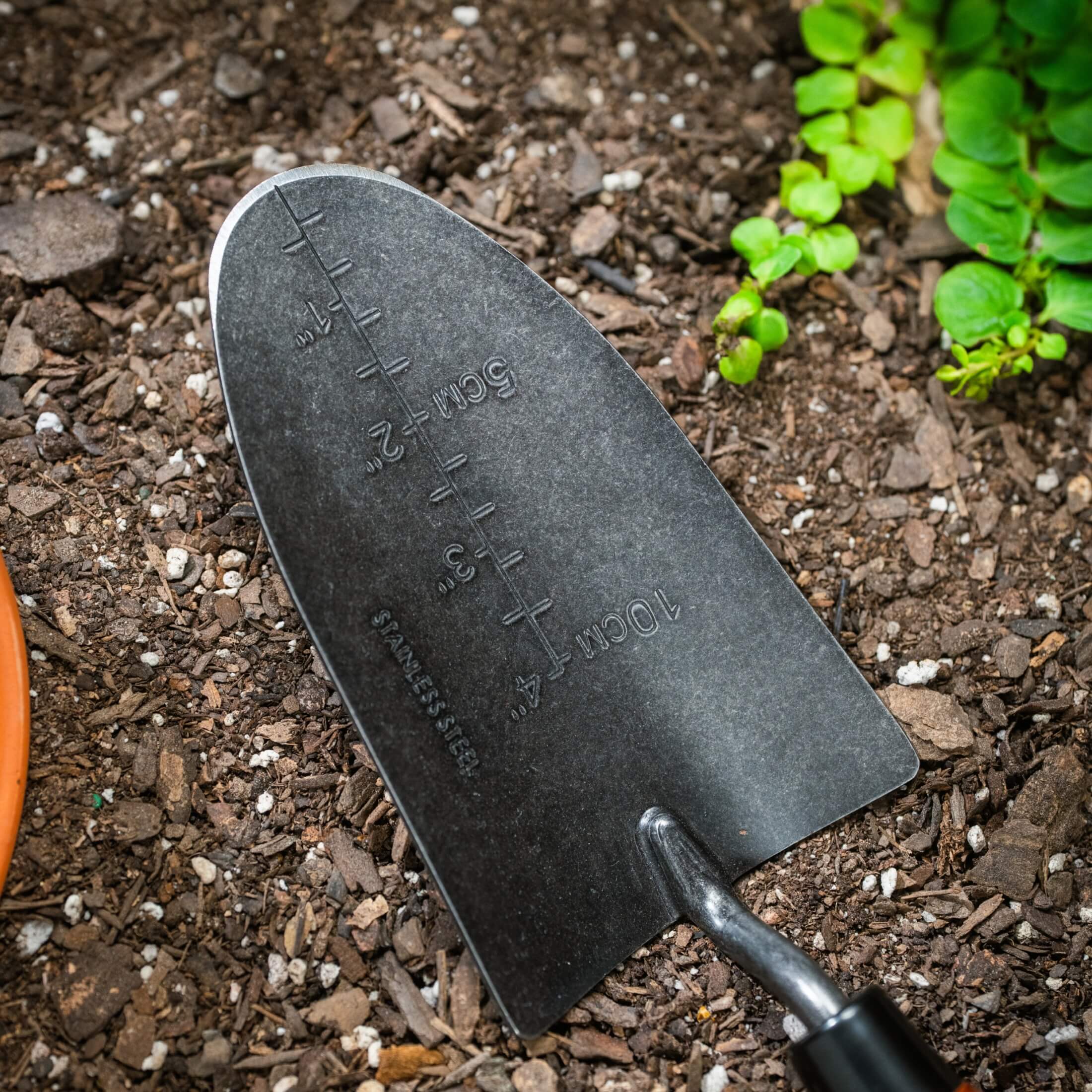 Heritage Garden Bed Trowel - Image 4