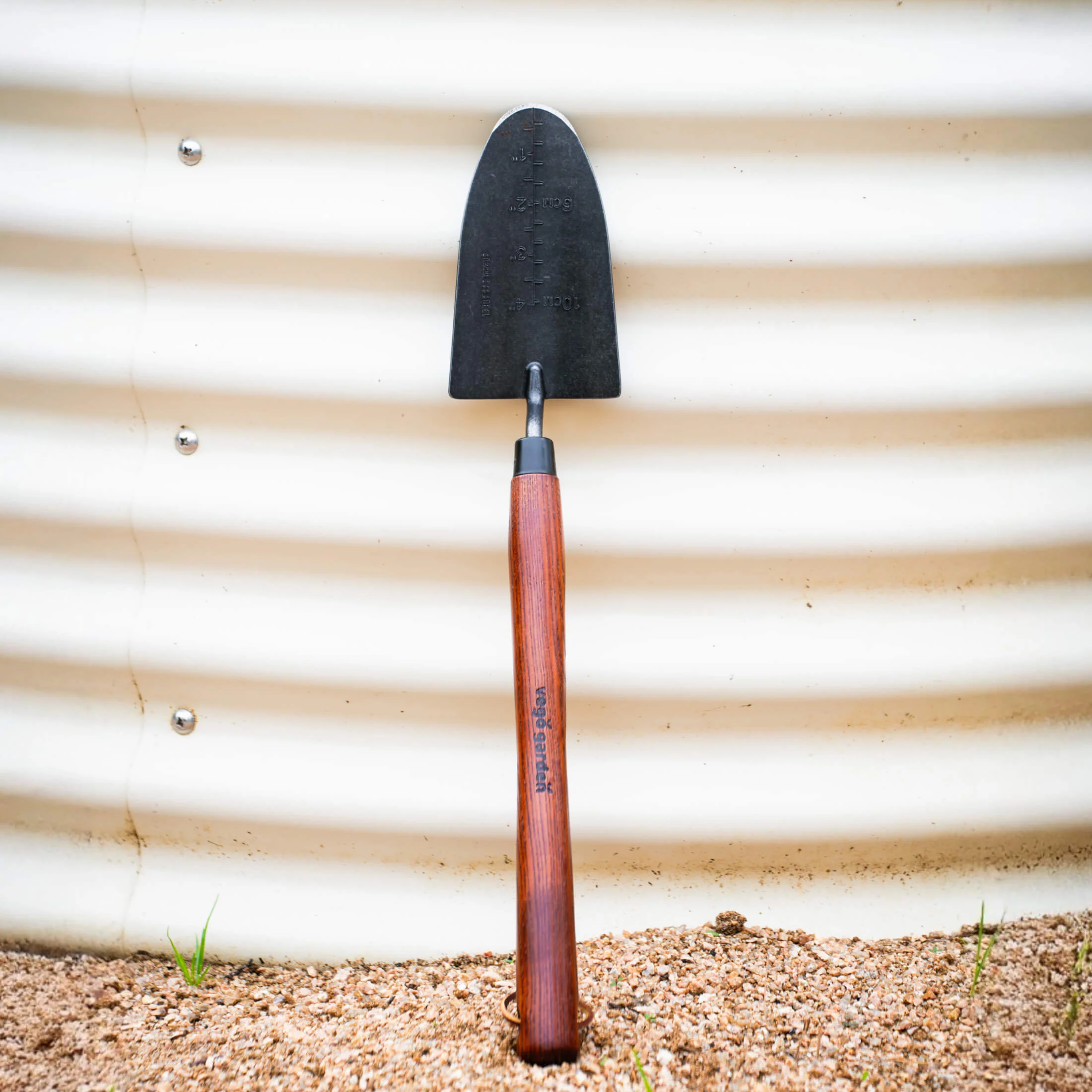 Heritage Garden Bed Trowel - Image 8