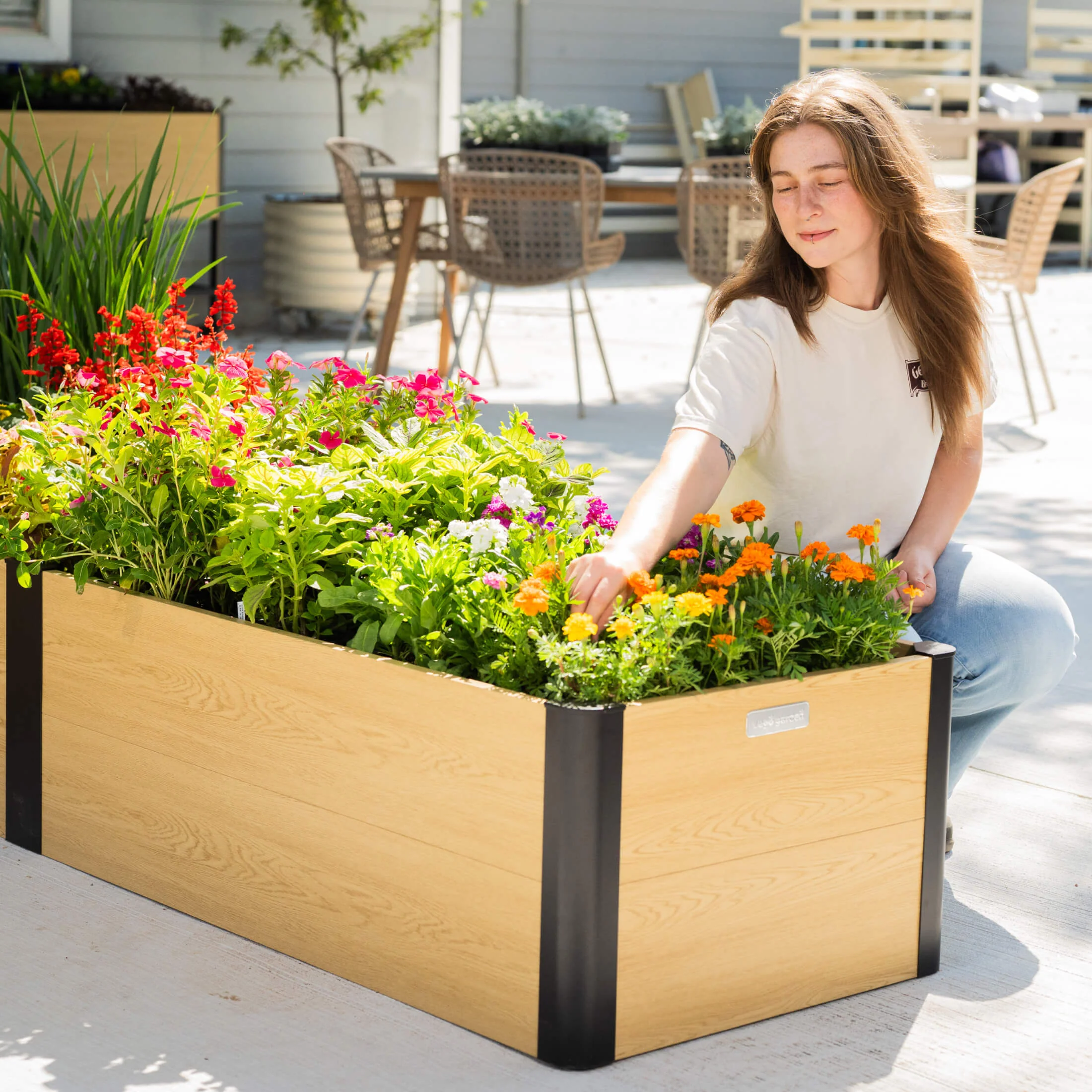 16" Tall Woodgrain 8' x 8' L-Shaped Metal Raised Garden Bed - Image 12
